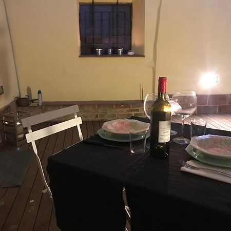 Incantevole Monolocale Con Giardino Λούκα Εξωτερικό φωτογραφία